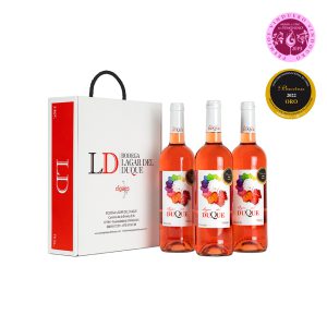 Estuche con 3 botellas y cajas de vino rosado de la D.O. Cigales de la Bodega Lagar del Duque premiado por Vinduero-Vindouro 2019 y Bacchus Oro 2022